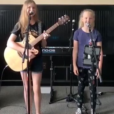 Watch Facebook's leaked NSFW video on TwXstars