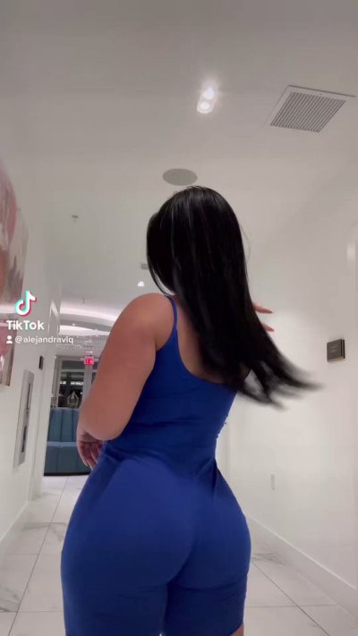 Watch itschyna's leaked NSFW video on TwXstars