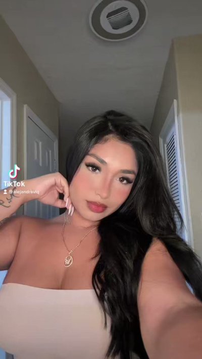 Watch itschyna's leaked NSFW video on TwXstars