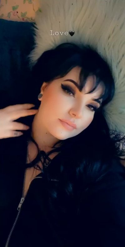 Watch 𝔰𝔭𝔦𝔠𝔶's leaked NSFW video on TwXstars