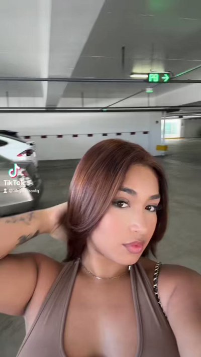 Watch itschyna's leaked NSFW video on TwXstars
