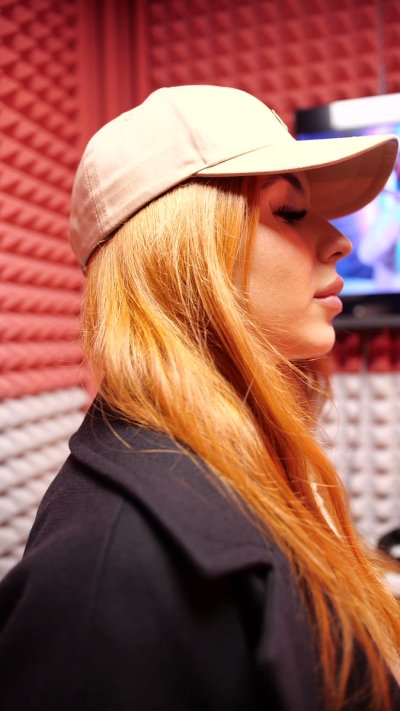 Watch Lucy Skkrr's leaked NSFW video on TwXstars