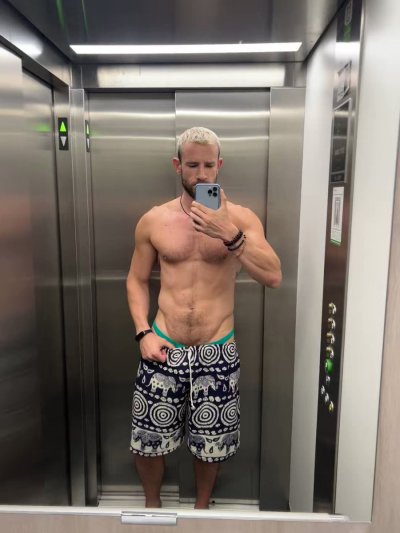 Watch Ridick_7's leaked NSFW video on TwXstars