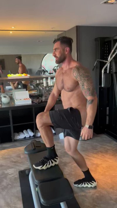 Watch Fitcamguy's leaked NSFW video on TwXstars