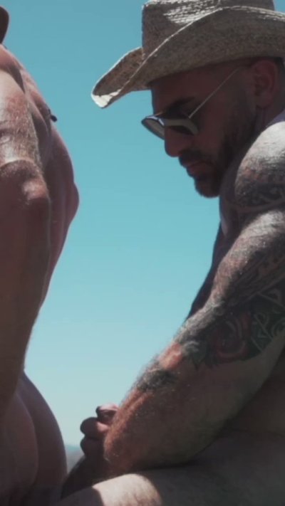 Watch Fitcamguy's leaked NSFW video on TwXstars