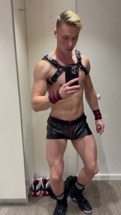 Watch BastianGate's leaked NSFW video on TwXstars