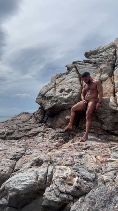 Watch Brock Banks's leaked NSFW video on TwXstars