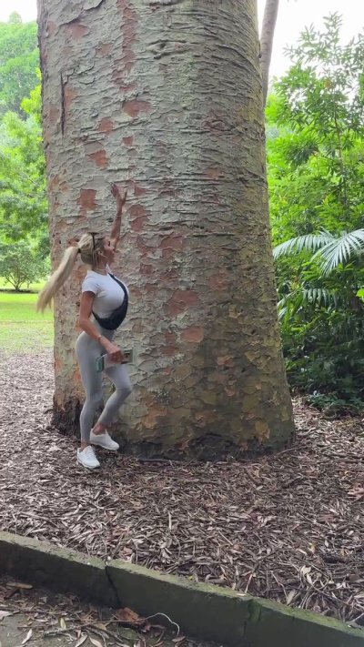 Watch Autumn Blair 's leaked NSFW video on TwXstars