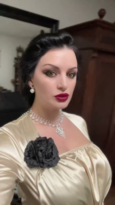 Watch Alissa Noir's leaked NSFW video on TwXstars