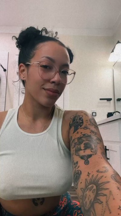 Watch liv 👽 (18+)'s leaked NSFW video on TwXstars