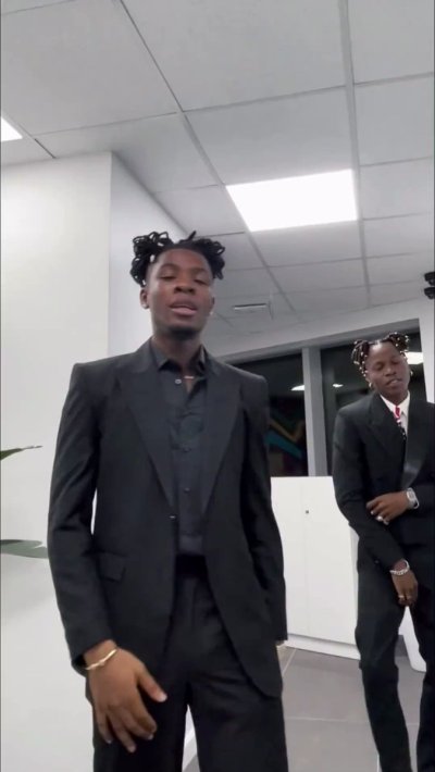 Watch ℤ𝕖𝕖𝕫𝕙𝕦!'s leaked NSFW video on TwXstars