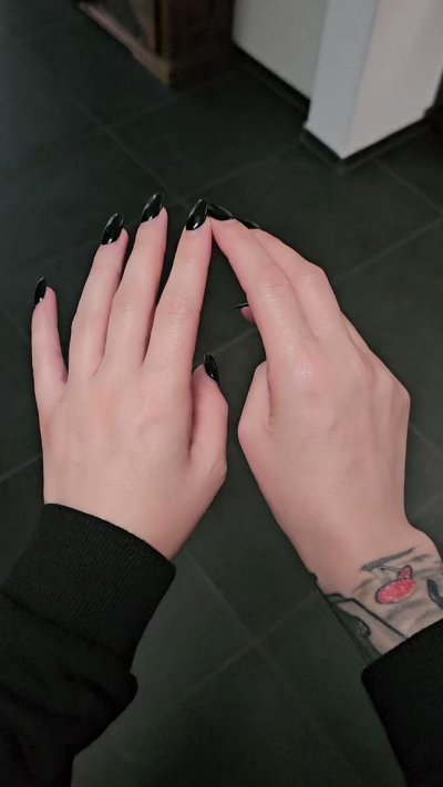 Watch Alissa Noir's leaked NSFW video on TwXstars