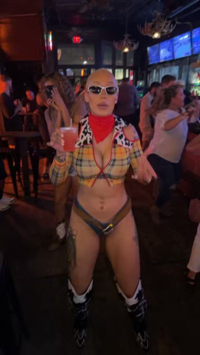 Watch destinicreams's leaked NSFW video on TwXstars