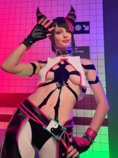 Watch TNIWE's leaked NSFW video on TwXstars