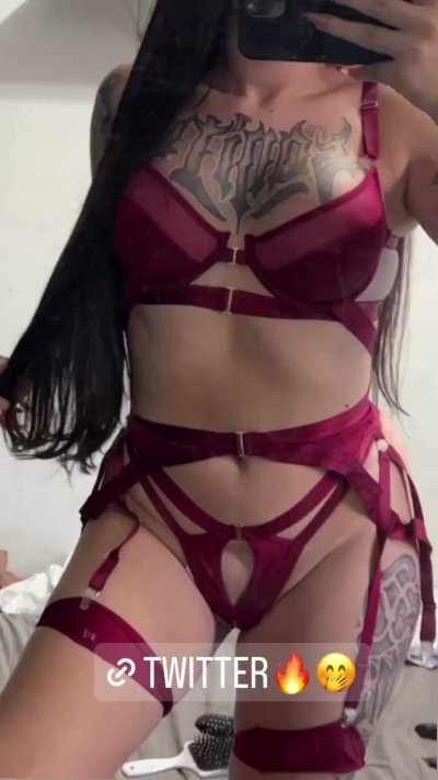 Watch Bruna Tivo🏳️‍⚧️'s leaked NSFW video on TwXstars