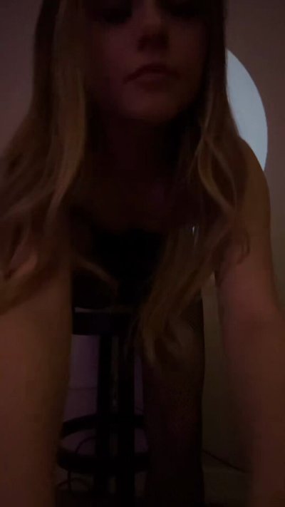 Watch Lauren Cross's leaked NSFW video on TwXstars