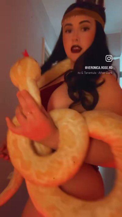 Watch Veronica Rose's leaked NSFW video on TwXstars