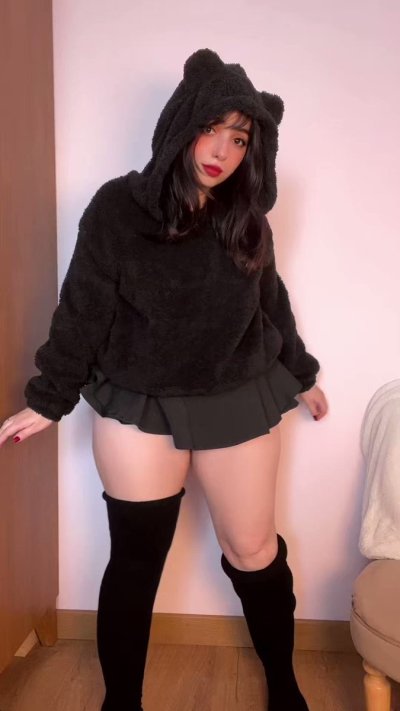 Watch Cora ♡'s leaked NSFW video on TwXstars