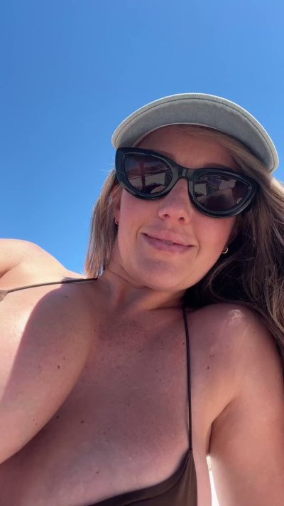 Watch beldots 🦋's leaked NSFW video on TwXstars