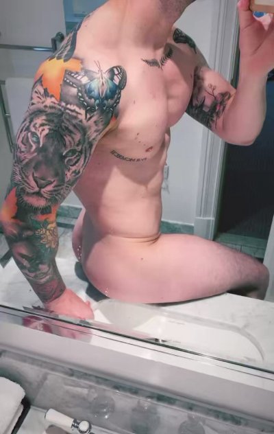 Watch mickfitness's leaked NSFW video on TwXstars