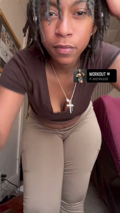 Watch 💎Diamond Fantasiess💎's leaked NSFW video on TwXstars