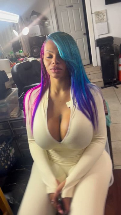 Watch Halle Hayes's leaked NSFW video on TwXstars