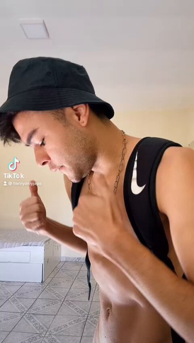 Watch Hanry's leaked NSFW video on TwXstars