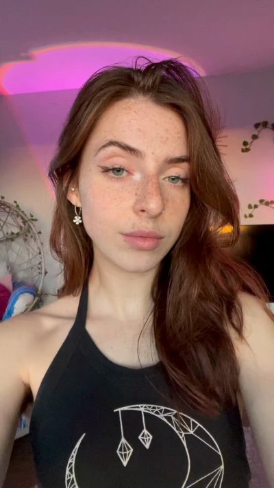 Watch Lynn🦋's leaked NSFW video on TwXstars