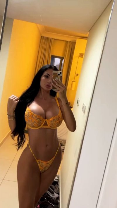 Watch Yvonne Bar's leaked NSFW video on TwXstars