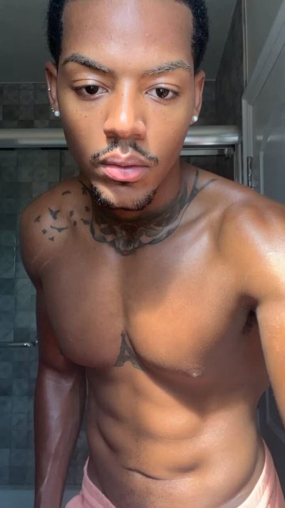 Watch Tarek Ali Ellis's leaked NSFW video on TwXstars