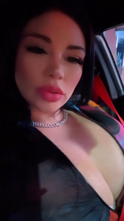 Watch VianeyFrias's leaked NSFW video on TwXstars