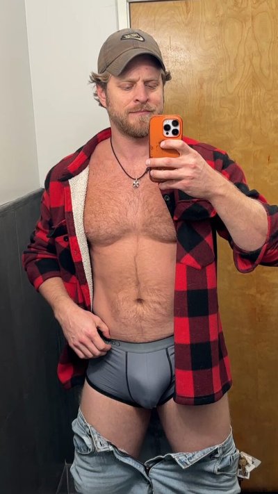 Watch Logan Stevens's leaked NSFW video on TwXstars