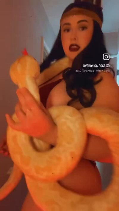 Watch Veronica Rose's leaked NSFW video on TwXstars