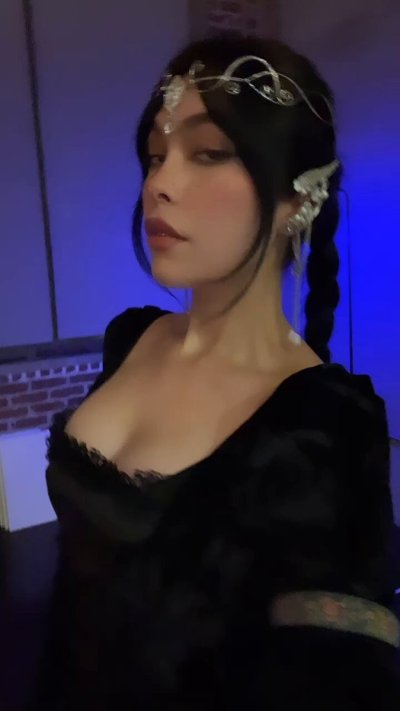 Watch cyber gf's leaked NSFW video on TwXstars