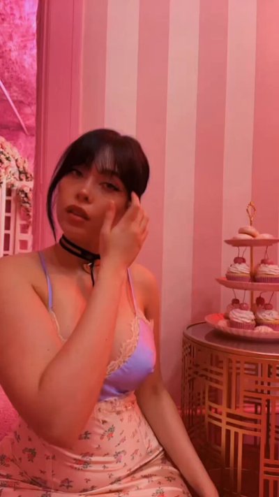 Watch cyber gf's leaked NSFW video on TwXstars