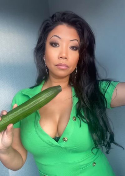 Watch ChrissieWunna's leaked NSFW video on TwXstars