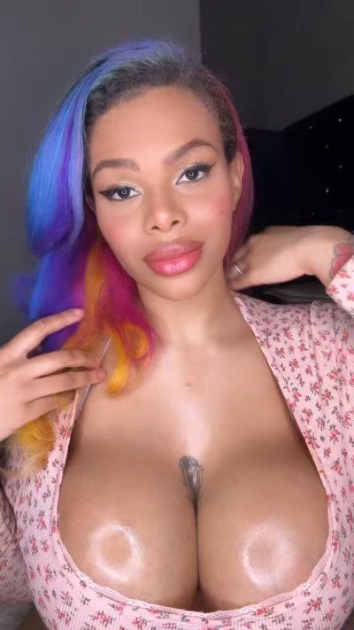 Watch Halle Hayes's leaked NSFW video on TwXstars