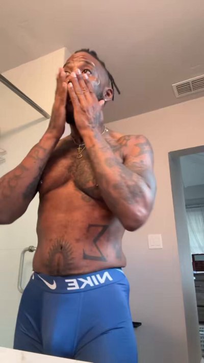 Watch Just Jeromie's leaked NSFW video on TwXstars