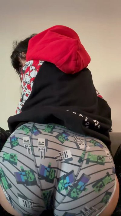 Watch OGBeeFarmr 👽🛸🪐's leaked NSFW video on TwXstars