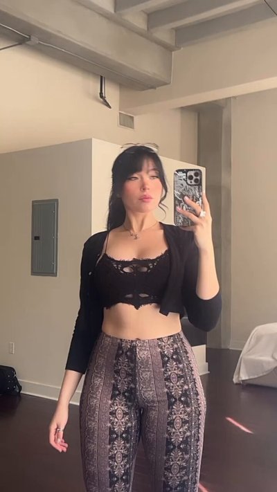 Watch cyber gf's leaked NSFW video on TwXstars