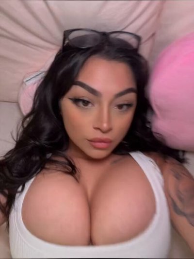 Watch Ashlea Edenn's leaked NSFW video on TwXstars
