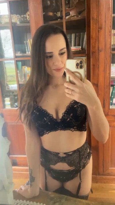 Watch Anita Rover Officiel.'s leaked NSFW video on TwXstars