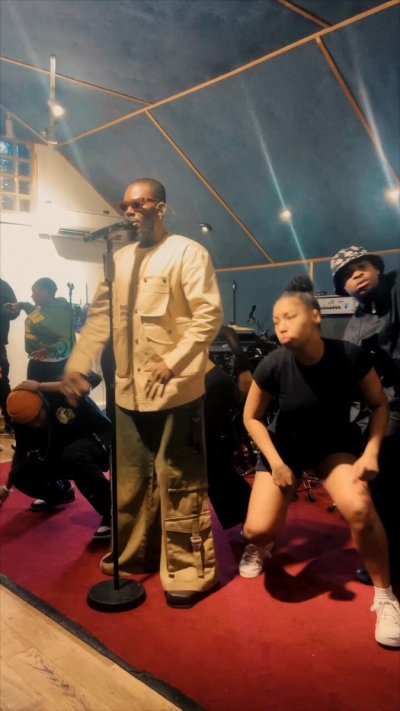 Watch ℤ𝕖𝕖𝕫𝕙𝕦!'s leaked NSFW video on TwXstars