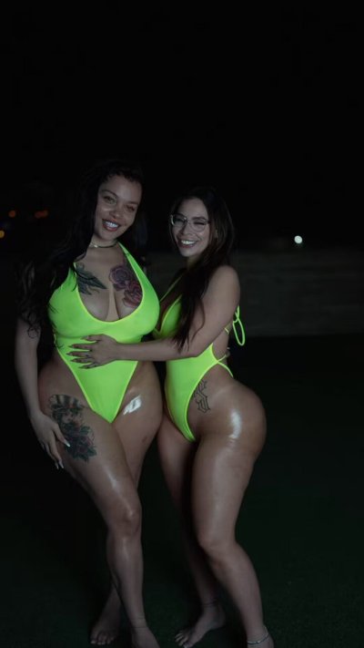 Watch GOLDDIMESINC LLC's leaked NSFW video on TwXstars