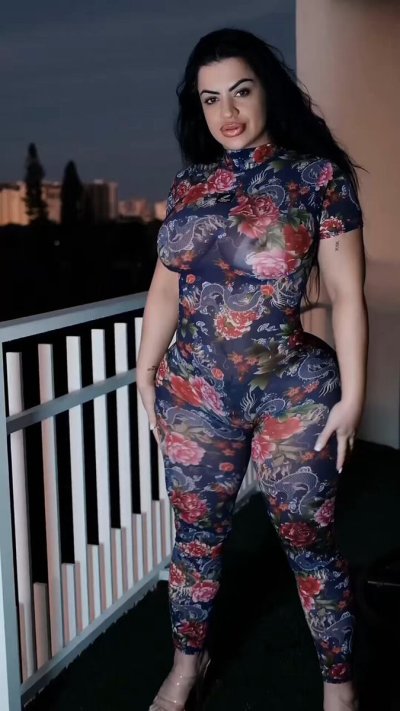 Watch GOLDDIMESINC LLC's leaked NSFW video on TwXstars