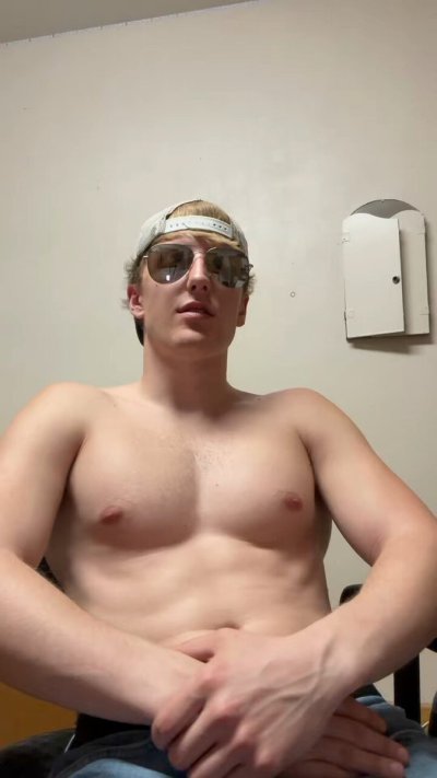 Watch Loganwallcb (18+)'s leaked NSFW video on TwXstars