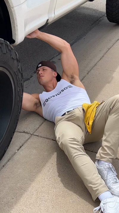 Watch Zac's leaked NSFW video on TwXstars