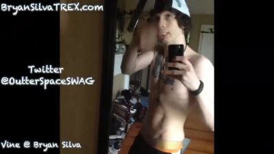 Watch Bryan Silva GRATATA🦁's leaked NSFW video on TwXstars