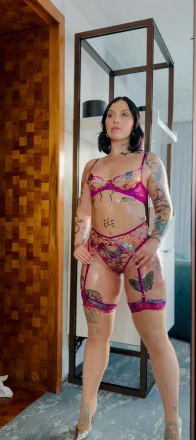 Watch Ivy Lebelle's leaked NSFW video on TwXstars