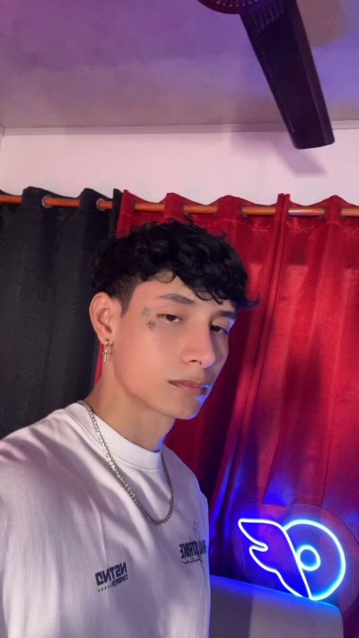 Watch SAOS's leaked NSFW video on TwXstars